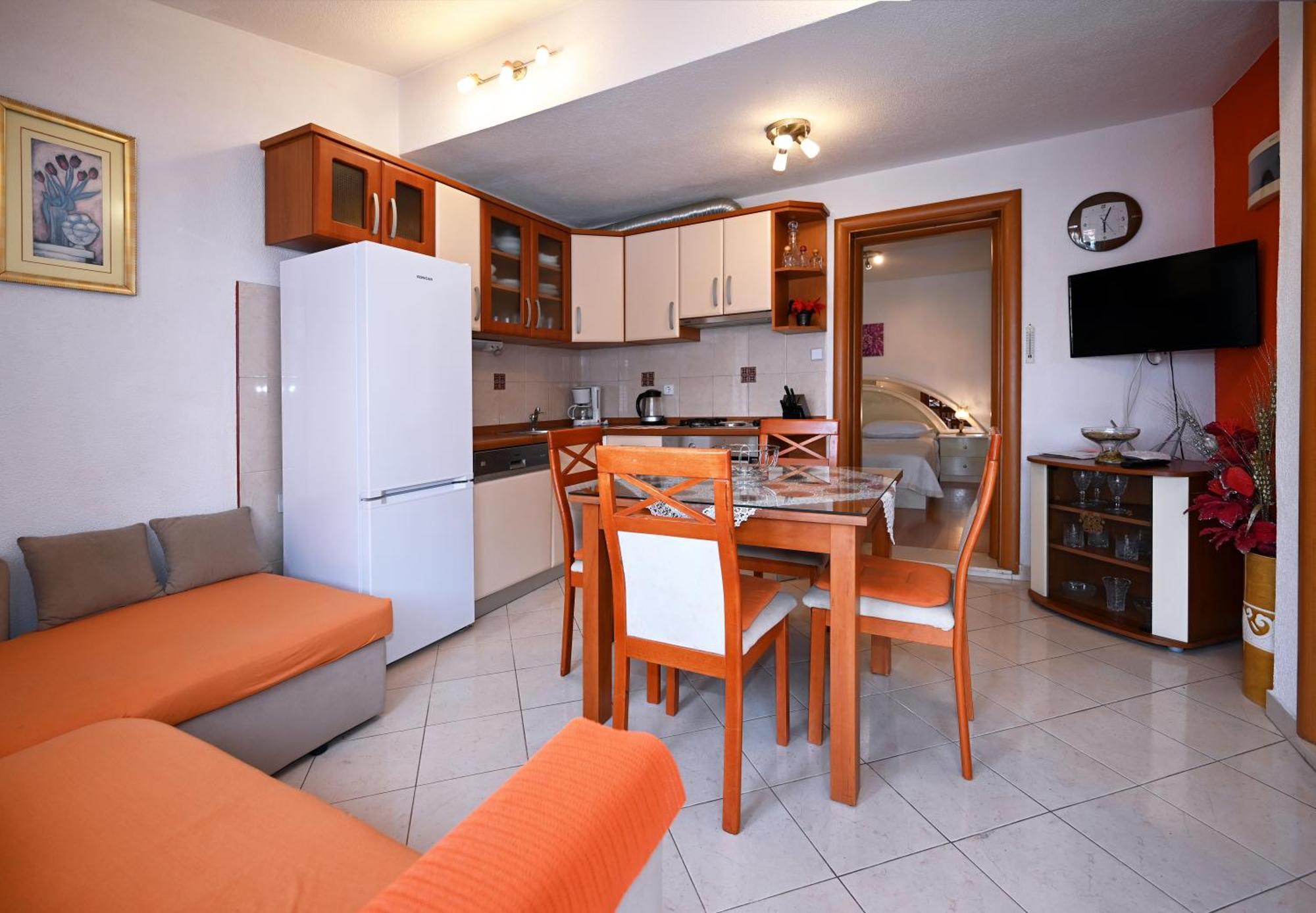 Apartments Majapaula Slatine Εξωτερικό φωτογραφία